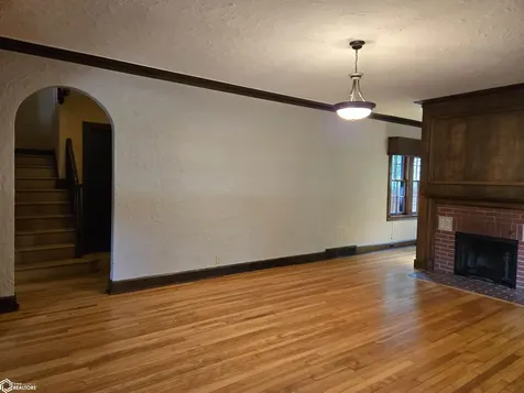 76 N Crescent Drive Mason City IA 50401