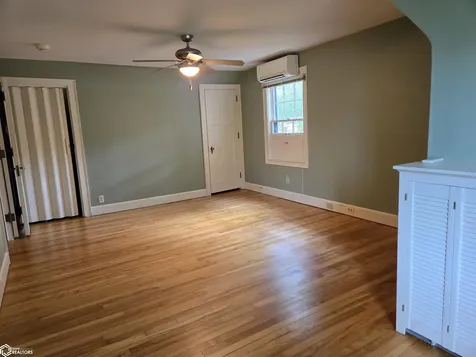 76 N Crescent Drive Mason City IA 50401