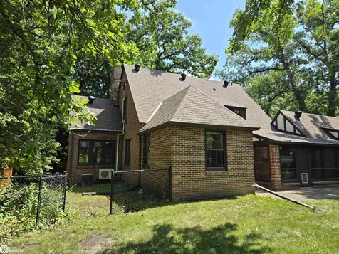 76 N Crescent Drive Mason City IA 50401