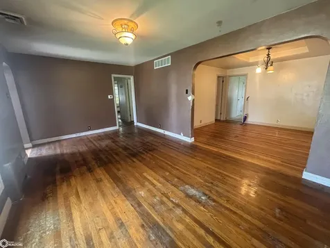 1003 S 4th Street Fairfield IA 52556