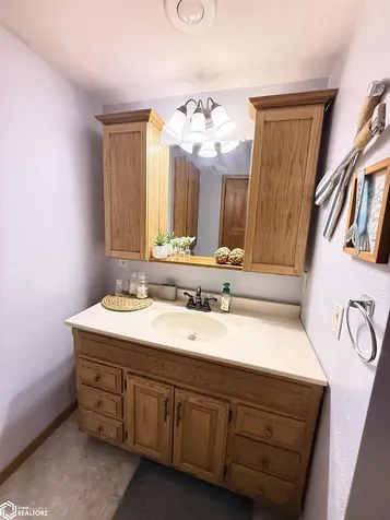 609 1st Avenue SE Clarion IA 50525