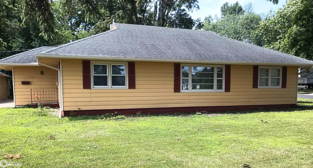 2217 Washington Iowa Falls IA 50126