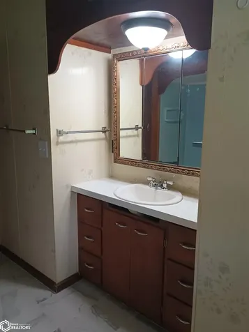 2217 Washington Iowa Falls IA 50126