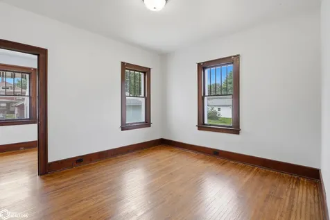 1621 S 15th Street Burlington IA 52601