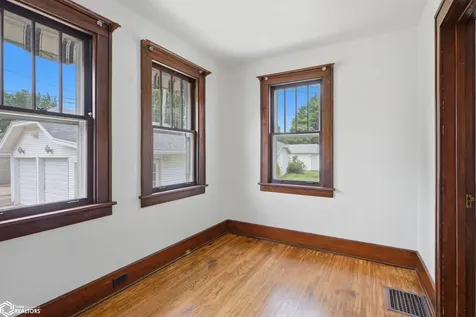 1621 S 15th Street Burlington IA 52601