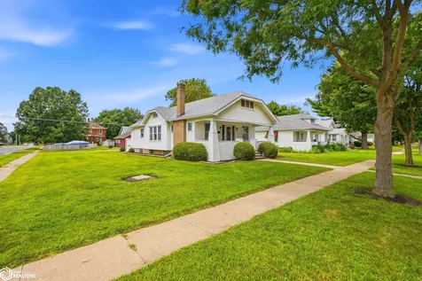 1621 S 15th Street Burlington IA 52601