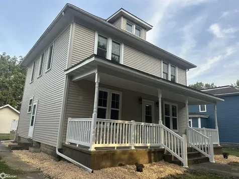 103 S Clark Street Winfield IA 52659