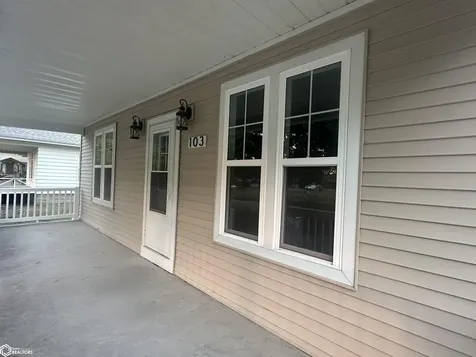 103 S Clark Street Winfield IA 52659
