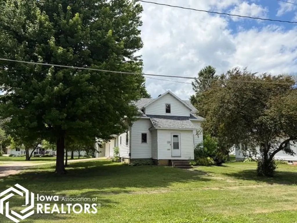 826 Main Avenue N Britt IA 50423