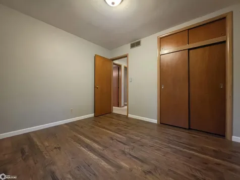 536 S 6th Street Forest City IA 50436