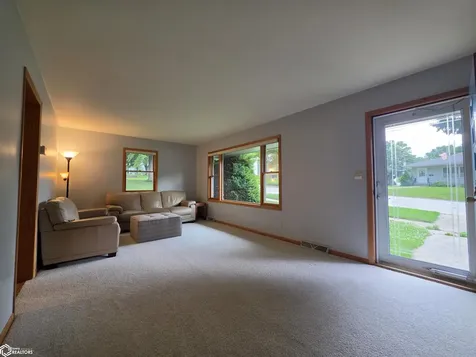 536 S 6th Street Forest City IA 50436
