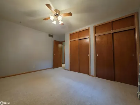 536 S 6th Street Forest City IA 50436