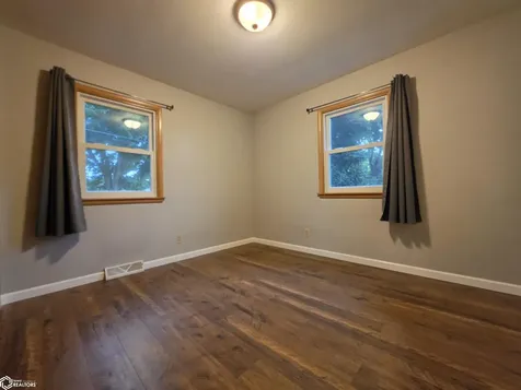 536 S 6th Street Forest City IA 50436