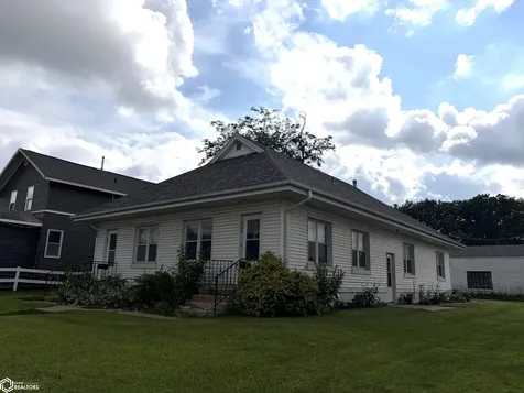 406 N 3rd Avenue Marshalltown IA 50158