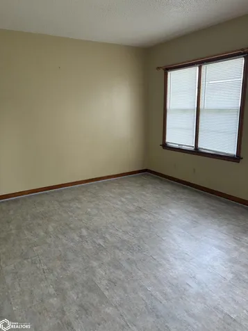 406 N 3rd Avenue Marshalltown IA 50158