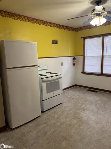 406 N 3rd Avenue Marshalltown IA 50158