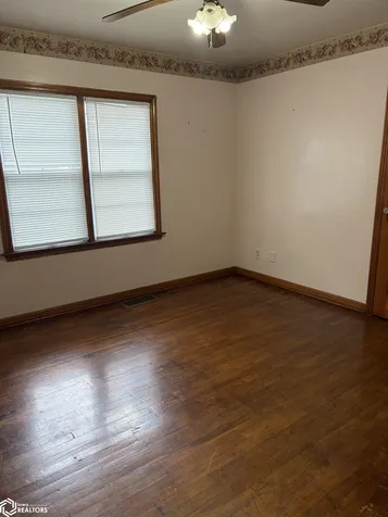 406 N 3rd Avenue Marshalltown IA 50158