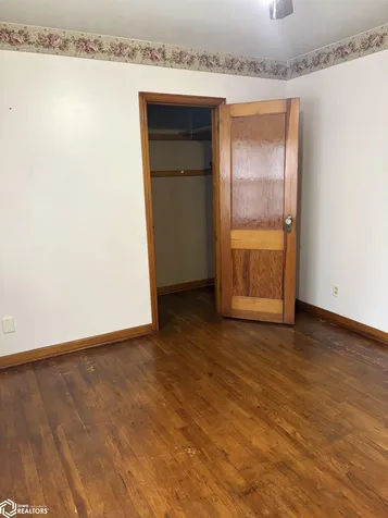 406 N 3rd Avenue Marshalltown IA 50158