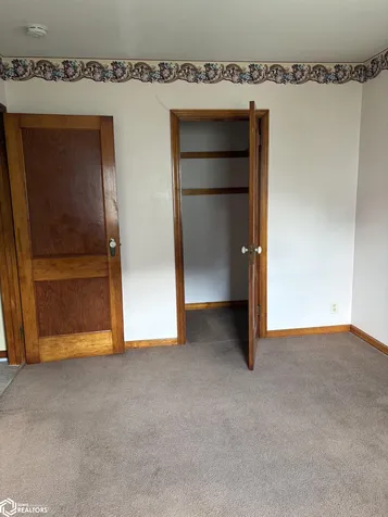 406 N 3rd Avenue Marshalltown IA 50158