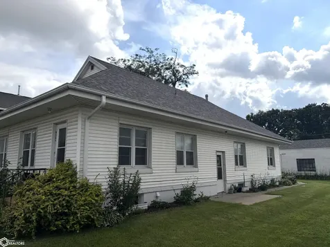 406 N 3rd Avenue Marshalltown IA 50158
