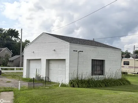 406 N 3rd Avenue Marshalltown IA 50158