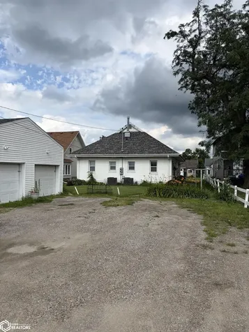 406 N 3rd Avenue Marshalltown IA 50158