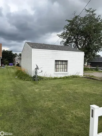 406 N 3rd Avenue Marshalltown IA 50158