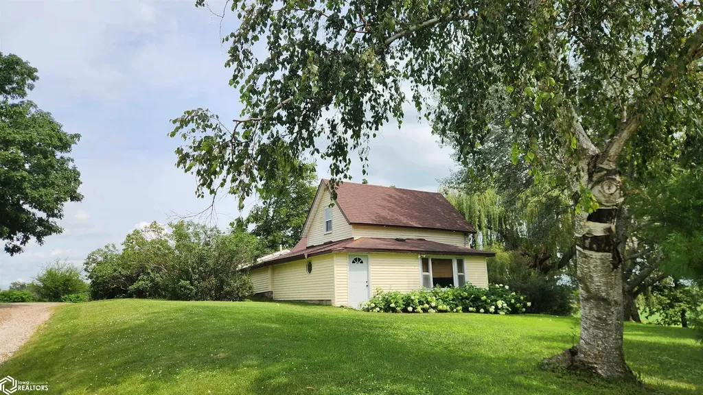 2308 Yates Avenue Marshalltown IA 50158