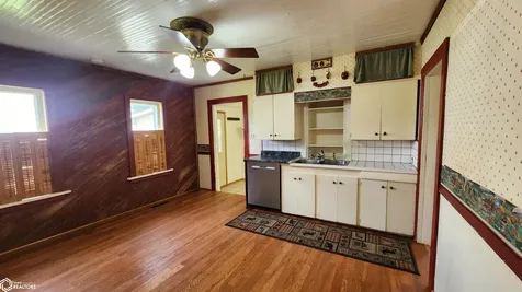 2308 Yates Avenue Marshalltown IA 50158