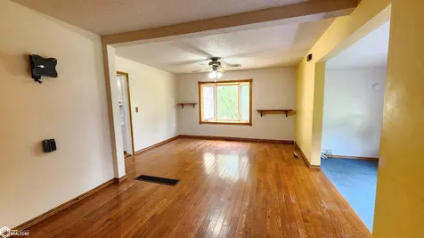 2308 Yates Avenue Marshalltown IA 50158