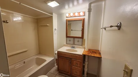 2308 Yates Avenue Marshalltown IA 50158