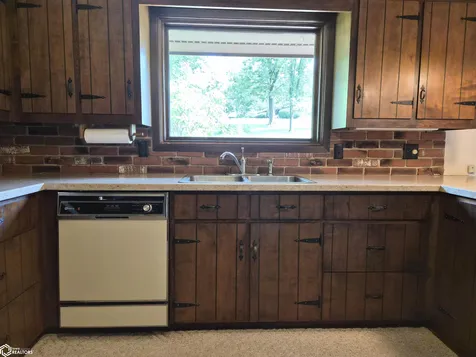 235 Terrace Drive Oskaloosa IA 52577
