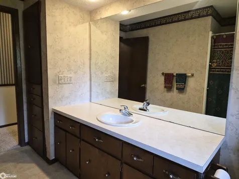 235 Terrace Drive Oskaloosa IA 52577