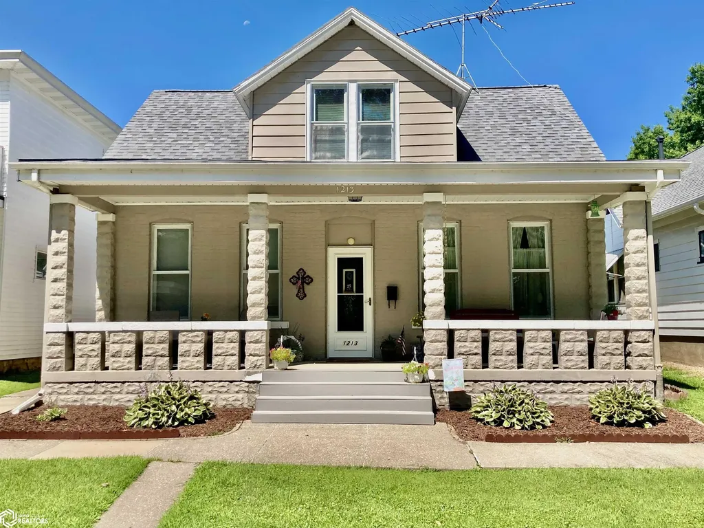 1213 N 6th Street Burlington IA 52601