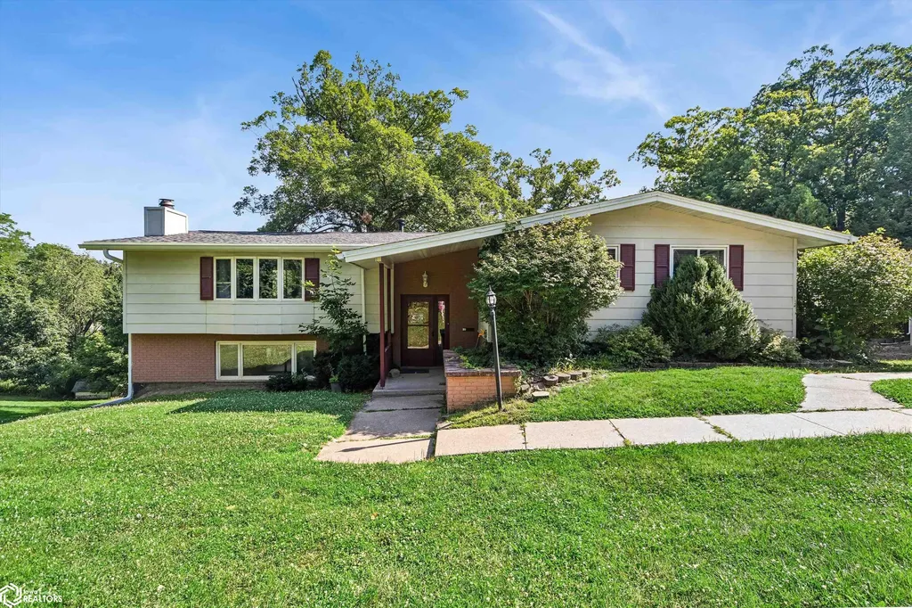 37 Woodshire Drive Ottumwa IA 52501