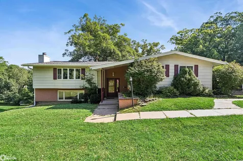 37 Woodshire Drive Ottumwa IA 52501