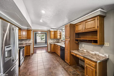 37 Woodshire Drive Ottumwa IA 52501