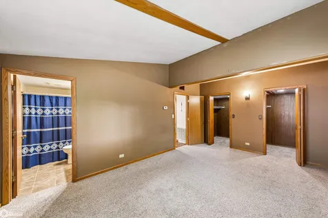 37 Woodshire Drive Ottumwa IA 52501