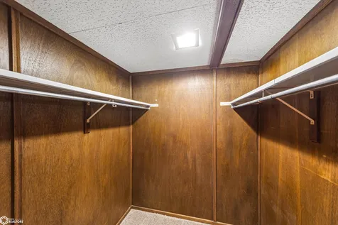 37 Woodshire Drive Ottumwa IA 52501