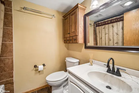 37 Woodshire Drive Ottumwa IA 52501