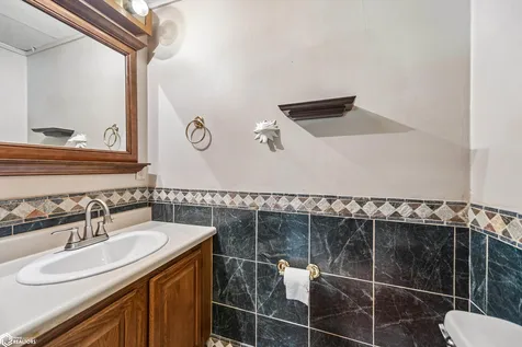 37 Woodshire Drive Ottumwa IA 52501