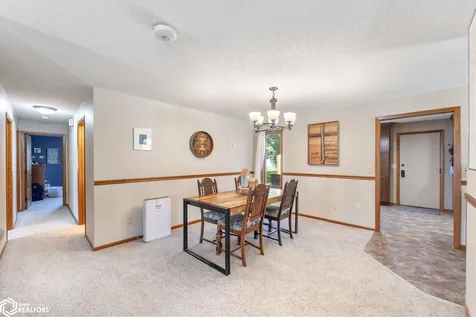 22 Charlestown Square Mason City IA 50401