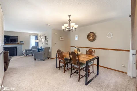 22 Charlestown Square Mason City IA 50401