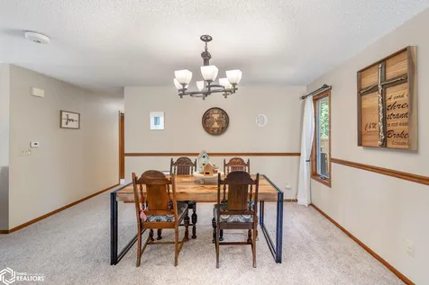 22 Charlestown Square Mason City IA 50401