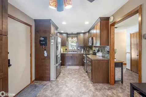 22 Charlestown Square Mason City IA 50401