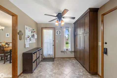22 Charlestown Square Mason City IA 50401