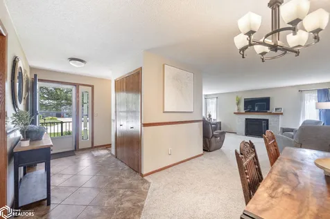 22 Charlestown Square Mason City IA 50401