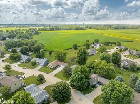 22 Charlestown Square Mason City IA 50401