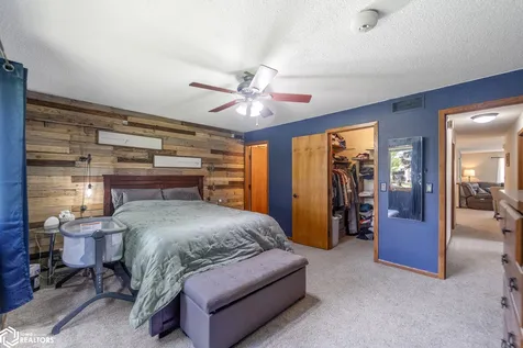 22 Charlestown Square Mason City IA 50401