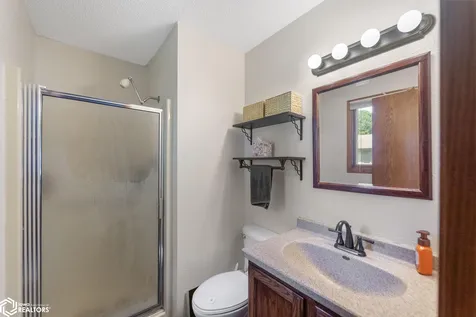 22 Charlestown Square Mason City IA 50401